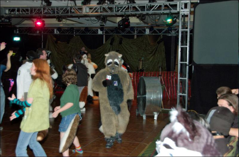 [AaronRaccoon_FC2007_303.jpg]