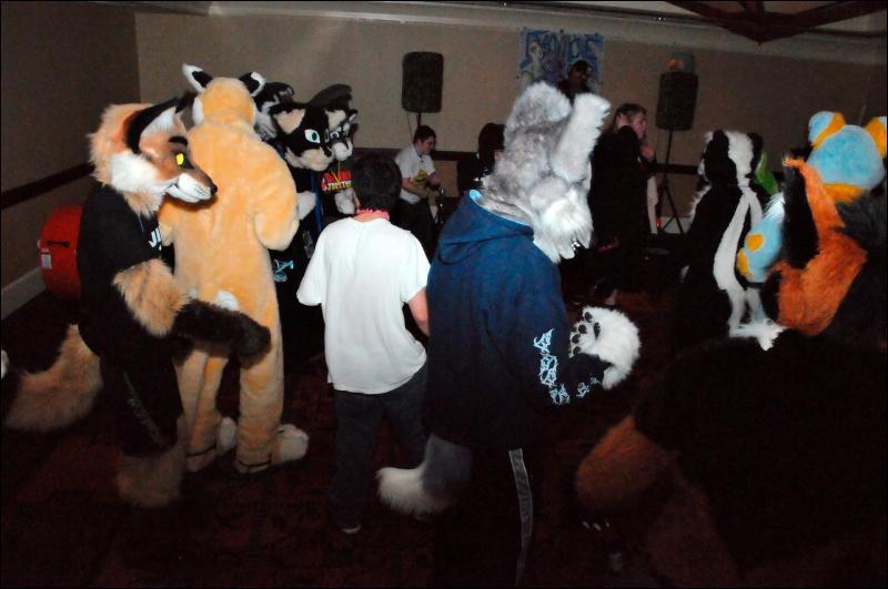 [RyuRaccoon_FC2008_0905.jpg]