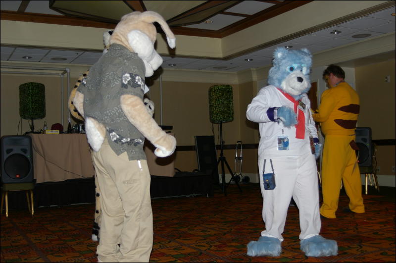 [DamonHusky_FC2009_055.jpg]