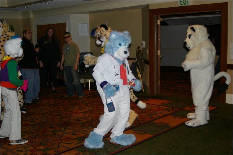 [DamonHusky_FC2009_085.jpg]