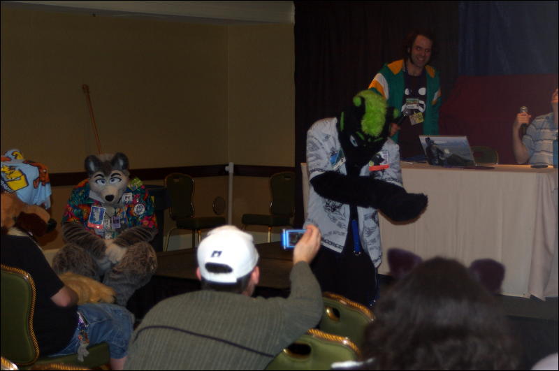 [DamonHusky_FC2009_141.jpg]