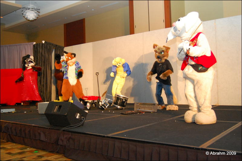 [Abrahm_MFF2009_729.jpg]