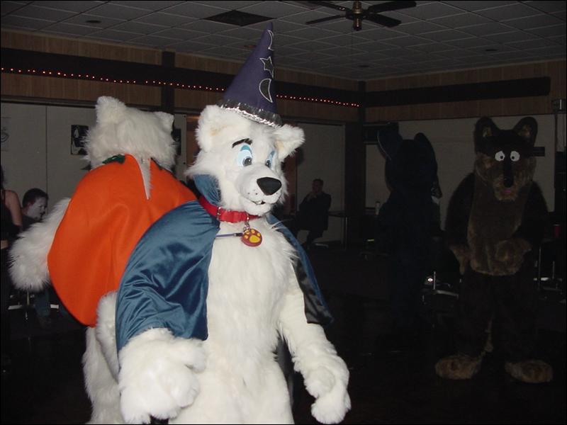 [Draconis_Furloween2001_42.jpg]