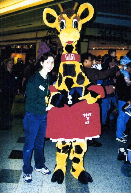 [Robin_2001_022_GigiGiraff.jpg]