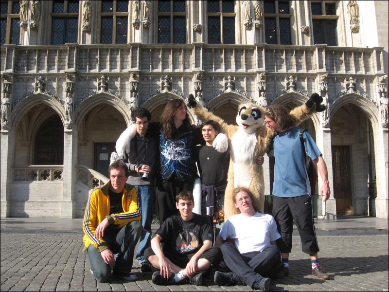 [FtkcLx_Paqualibi200704_037_GroupPhotoGrandPlace.jpg]