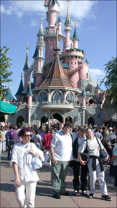 [Tim_EuroDisney20010811_37.jpg]