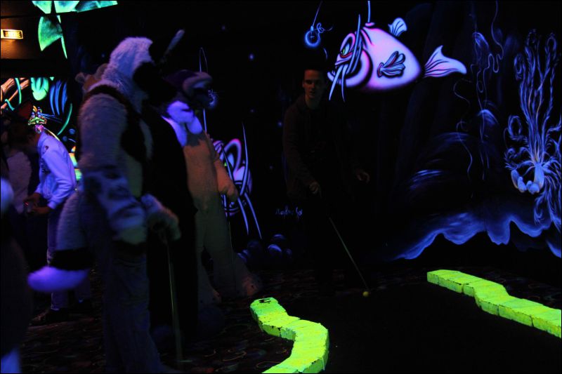 [Buster_FursuitBlackLight_201301_4997.jpg]