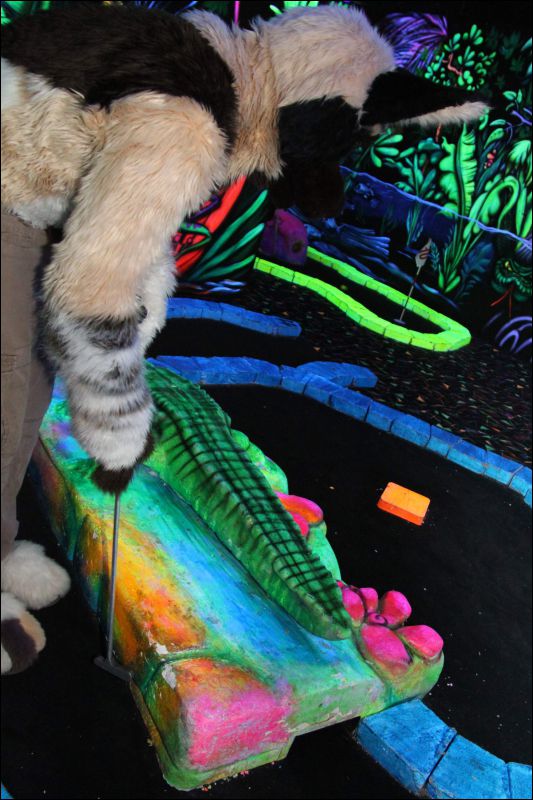 [Buster_FursuitBlackLight_201301_5009.jpg]