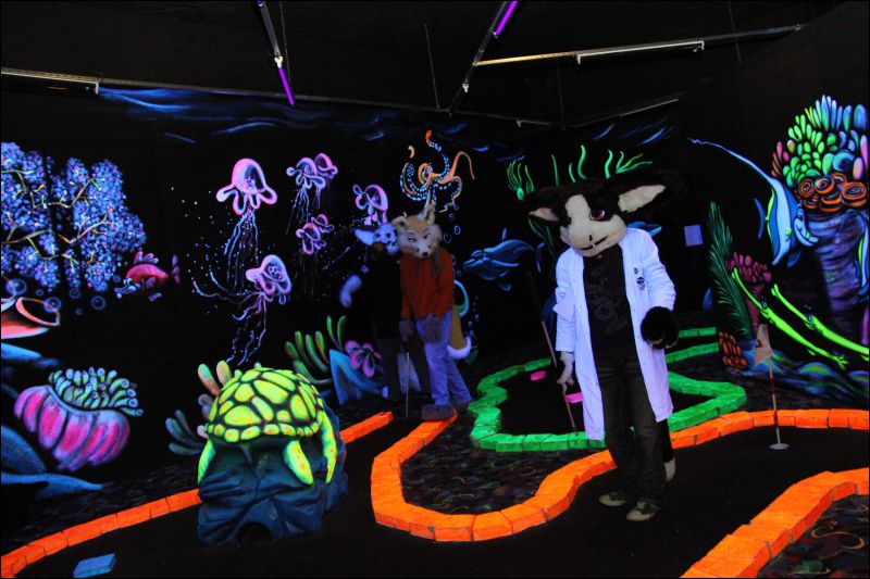 [Buster_FursuitBlackLight_201301_5011.jpg]