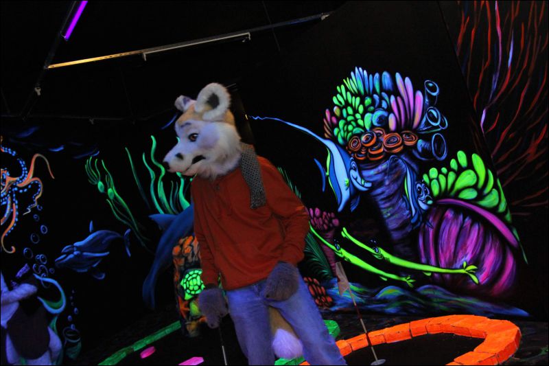 [Buster_FursuitBlackLight_201301_5012.jpg]