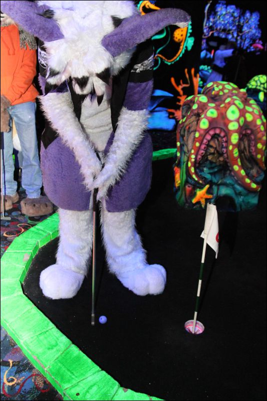 [Buster_FursuitBlackLight_201301_5014.jpg]