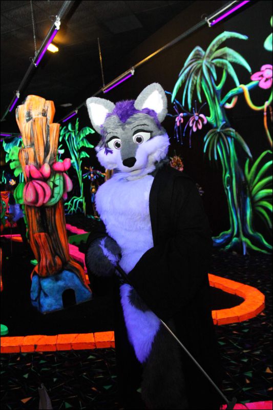 [Buster_FursuitBlackLight_201301_5018.jpg]