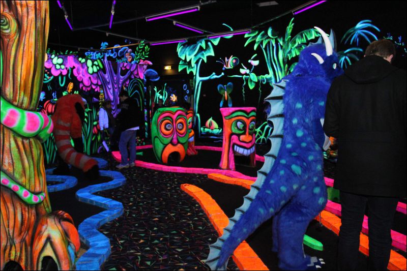 [Buster_FursuitBlackLight_201301_5024.jpg]