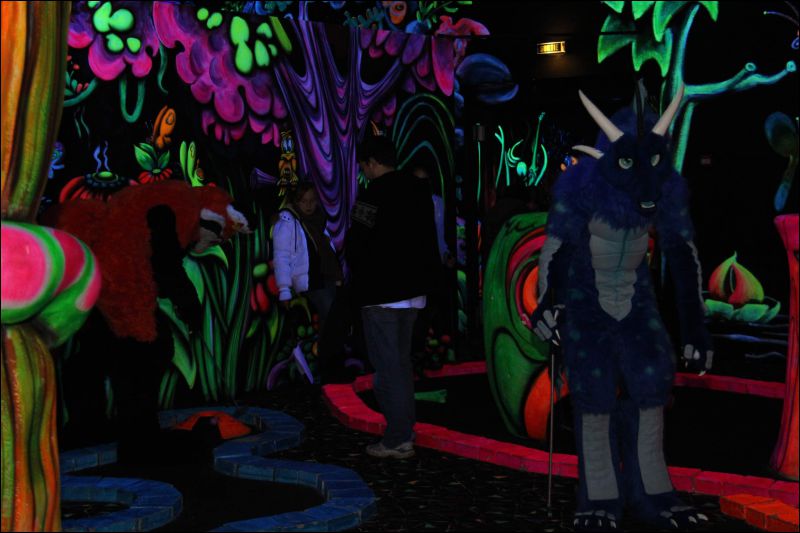 [Buster_FursuitBlackLight_201301_5025.jpg]