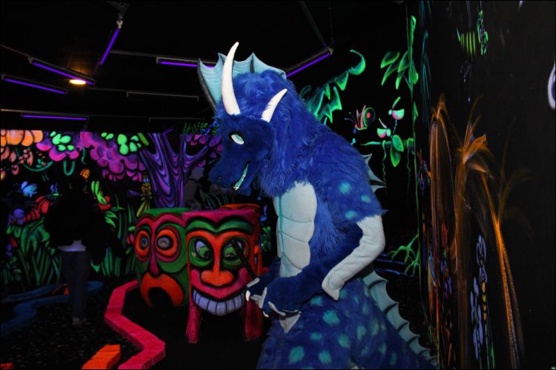 [Buster_FursuitBlackLight_201301_5028.jpg]