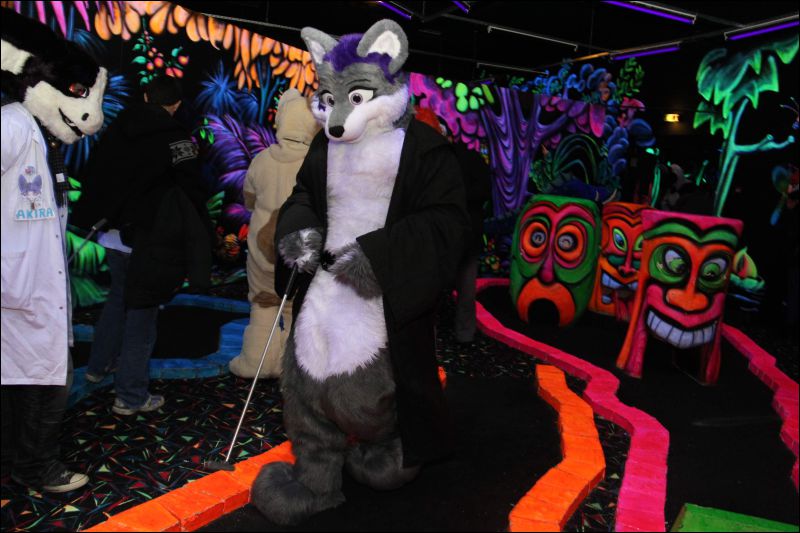 [Buster_FursuitBlackLight_201301_5031.jpg]