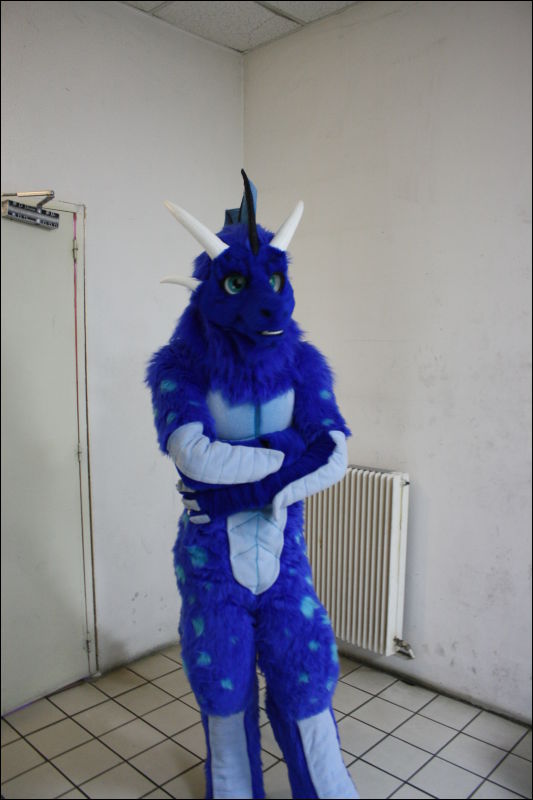 [Hai_FursuitBlackLight_201301_0506.jpg]