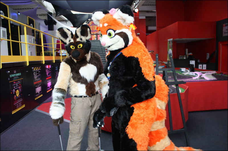 [Hai_FursuitBlackLight_201301_0556.jpg]