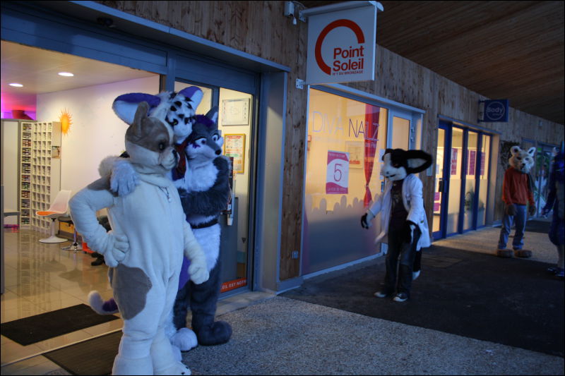 [Hai_FursuitBlackLight_201301_0670.jpg]