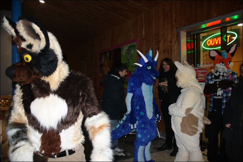 [Hai_FursuitBlackLight_201301_0702.jpg]