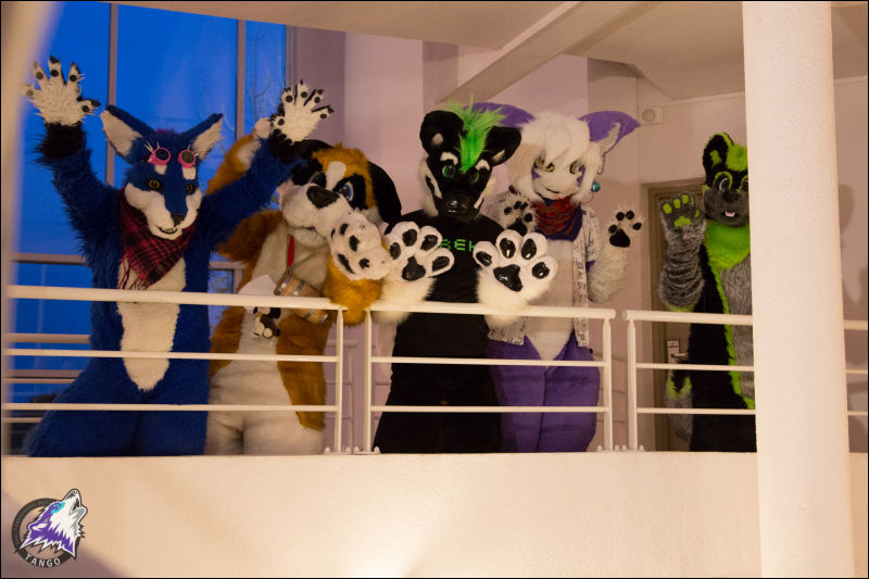 [Tango_FursuitBlackLight_102.jpg]