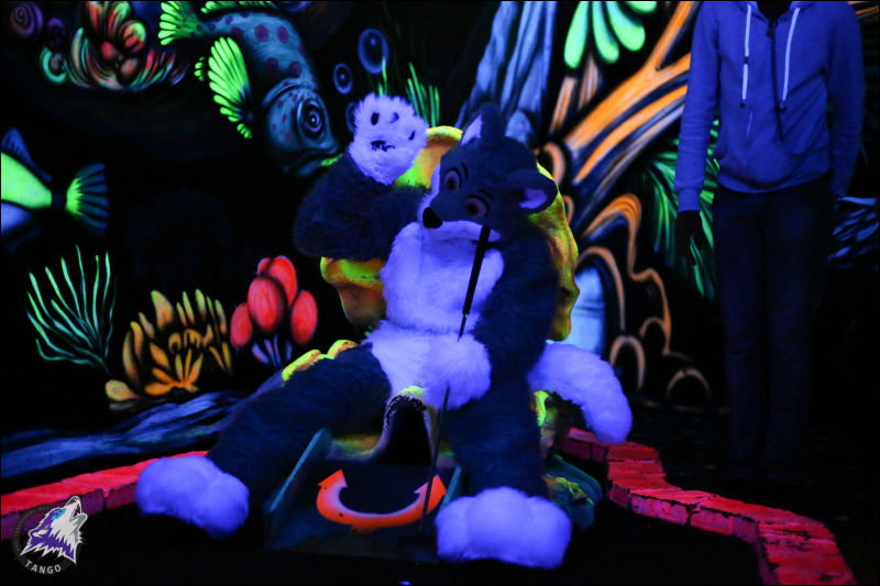 [Tango_FursuitBlackLight_112.jpg]