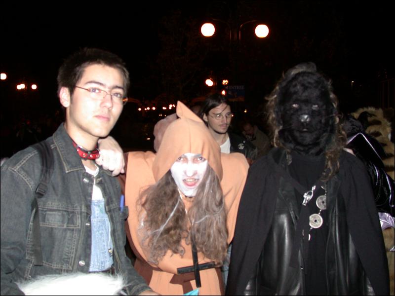 [Num8_200410DisneylandHalloween_01.jpg]