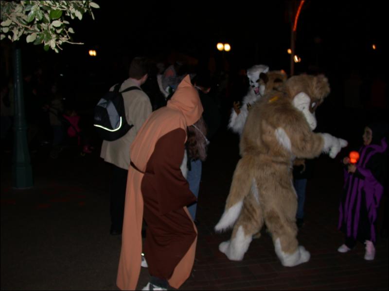 [Num8_200410DisneylandHalloween_10.jpg]