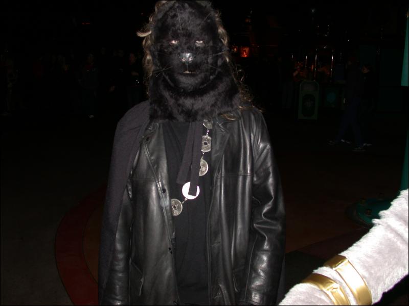 [Num8_200410DisneylandHalloween_29.jpg]