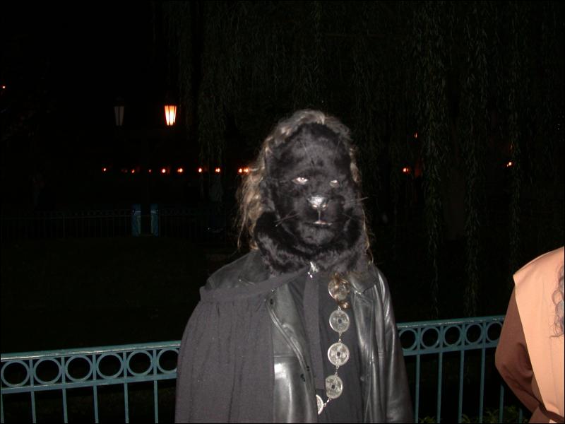 [Num8_200410DisneylandHalloween_60.jpg]