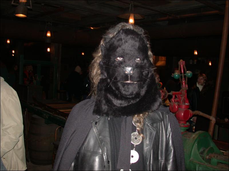 [Num8_200410DisneylandHalloween_83.jpg]