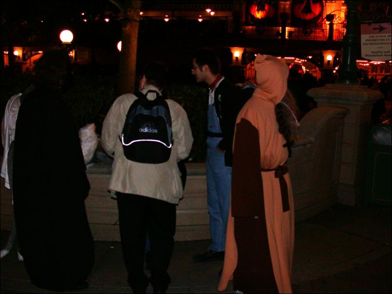 [Num8_200410DisneylandHalloween_05.jpg]