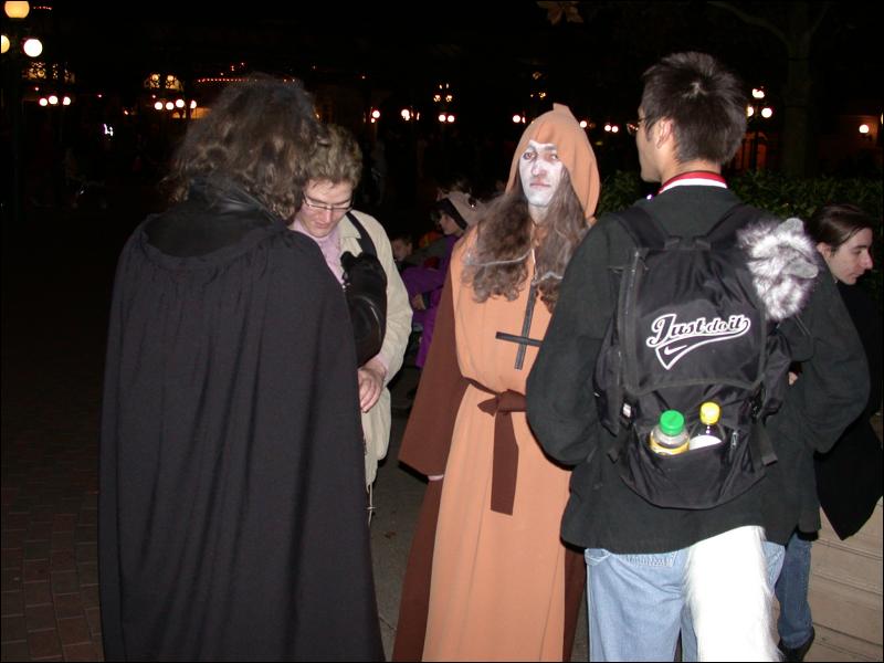 [Num8_200410DisneylandHalloween_08.jpg]