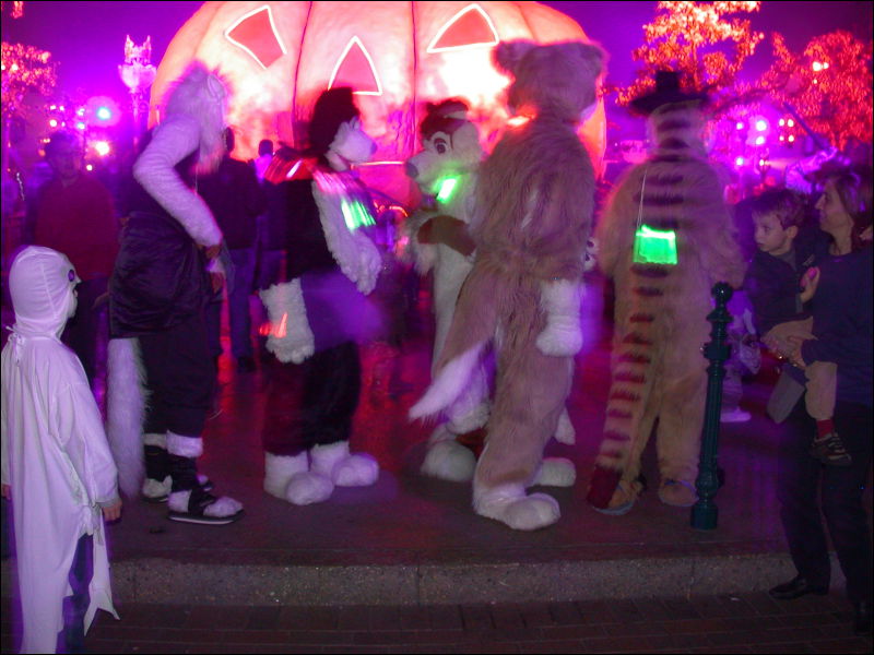 [DisneylandParis_Halloween2005_077.jpg]