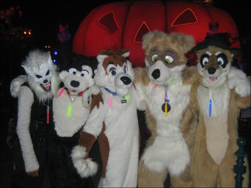 [ShadowTam_DisneylandParis_Halloween2005_13.jpg]