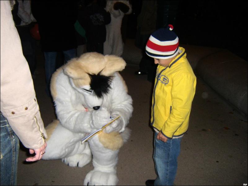 [Furrtek_Halloween2006_047.jpg]