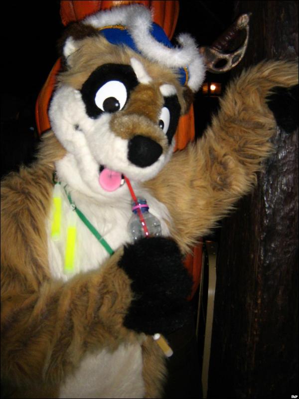 [Furrtek_Halloween2006_080.jpg]