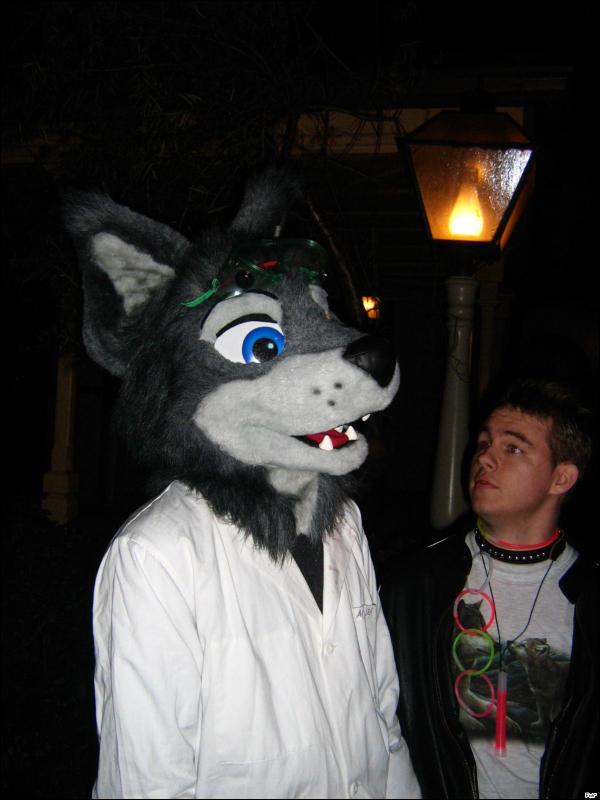 [Furrtek_Halloween2006_083.jpg]