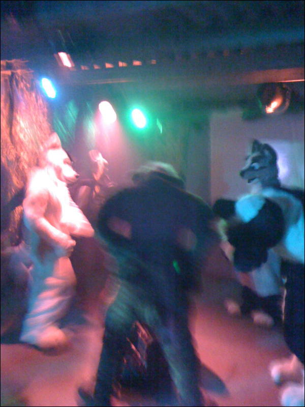 [Eisbaer_200803_MMDance015.jpg]