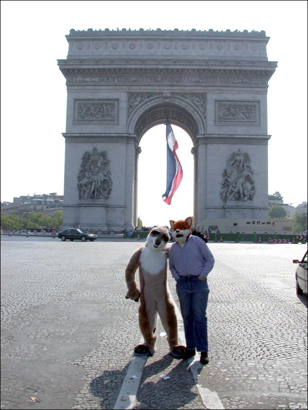 [20020824_MeerkatNFoxyInParis_002.jpg]