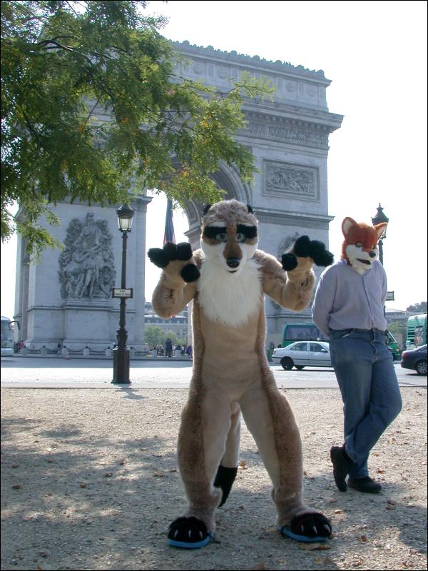 [20020824_MeerkatNFoxyInParis_045.jpg]