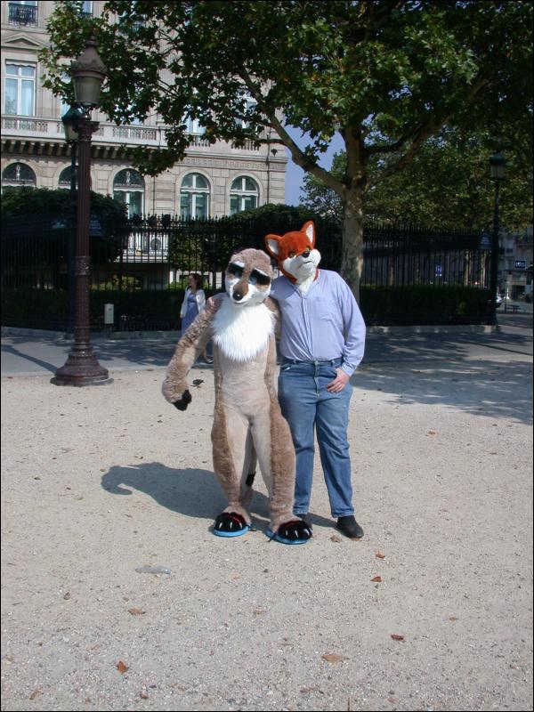 [20020824_MeerkatNFoxyInParis_047.jpg]