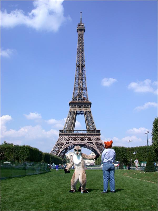 [20020824_MeerkatNFoxyInParis_085.jpg]