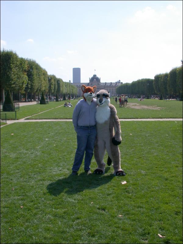 [20020824_MeerkatNFoxyInParis_104.jpg]