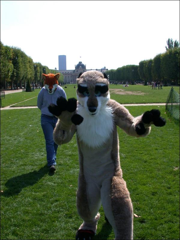 [20020824_MeerkatNFoxyInParis_106.jpg]