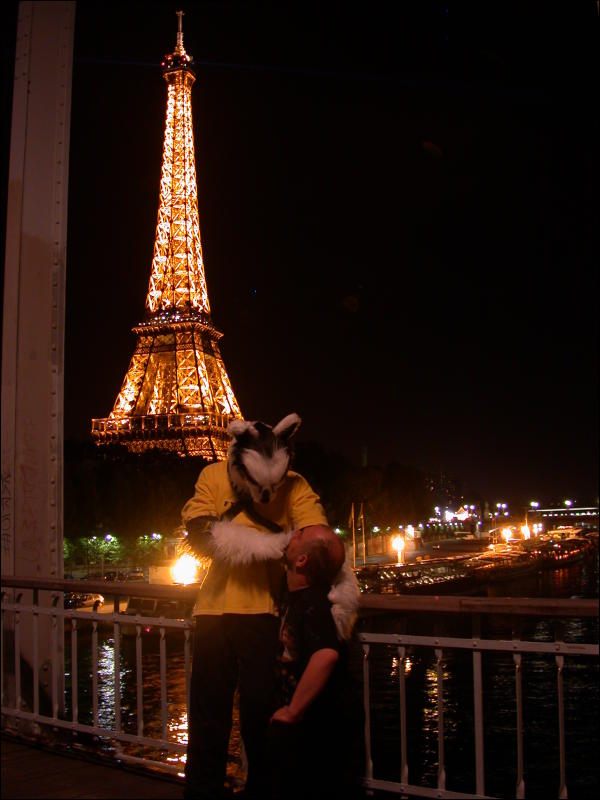 [20040611_EiffelTower_39.jpg]