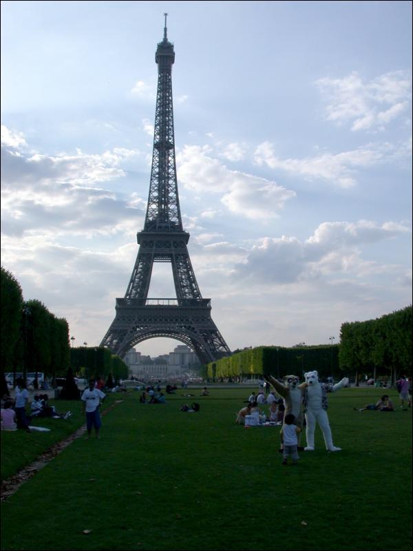 [Eisbaer_EiffelTower20060723_33.jpg]