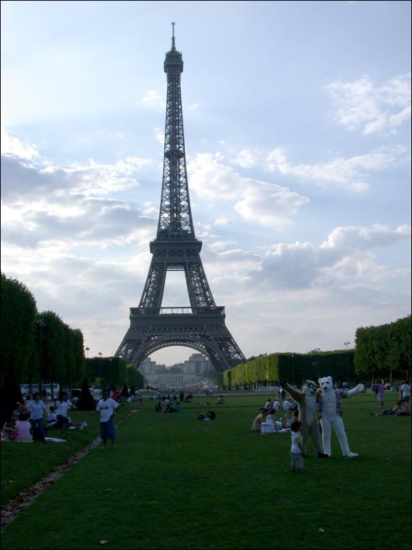 [Eisbaer_EiffelTower20060723_34.jpg]