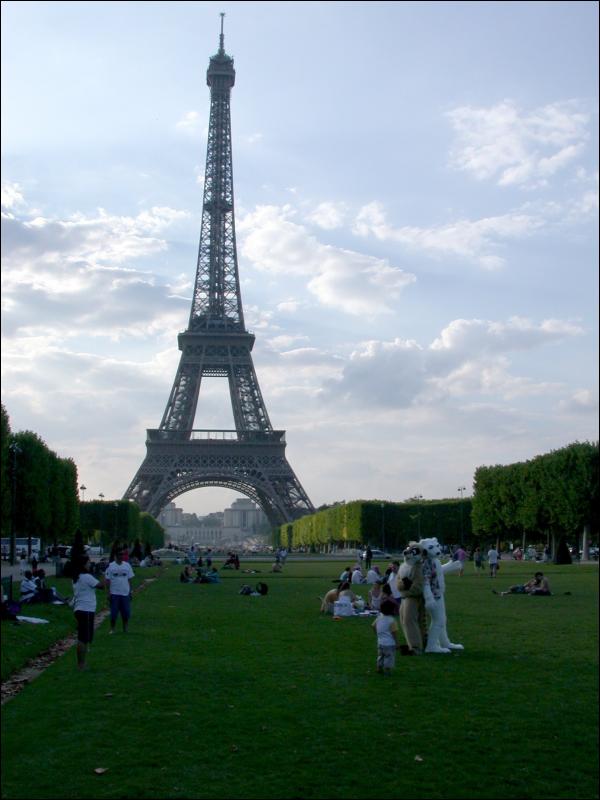 [Eisbaer_EiffelTower20060723_35.jpg]