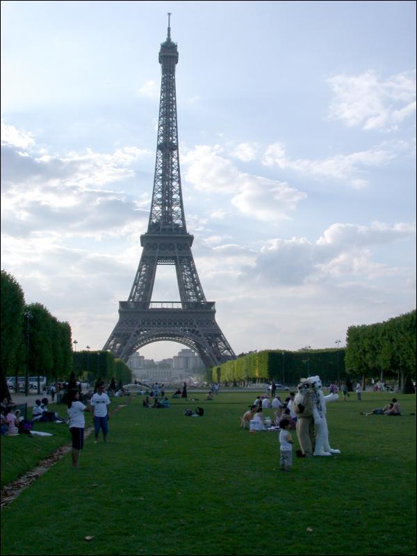 [Eisbaer_EiffelTower20060723_36.jpg]